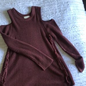 COLD SHOULDER SWEATER